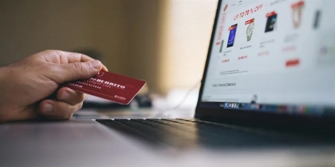 Kart ekstresini şirket mailine gönderen bankaya ceza