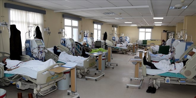 Diyaliz hastaları Kovid-19'dan sıkı tedbirle korunuyor
