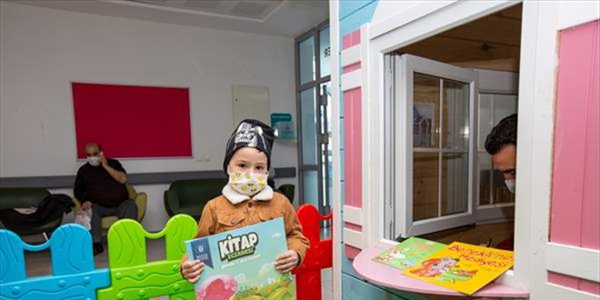 4 bin çocuk kitabı reçeteyle dağıtıldı