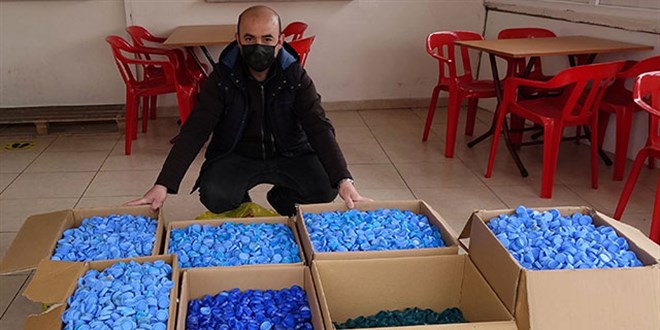 Plastik kapakla, 8 engelli tekerlekli sandalyeye kavuştu