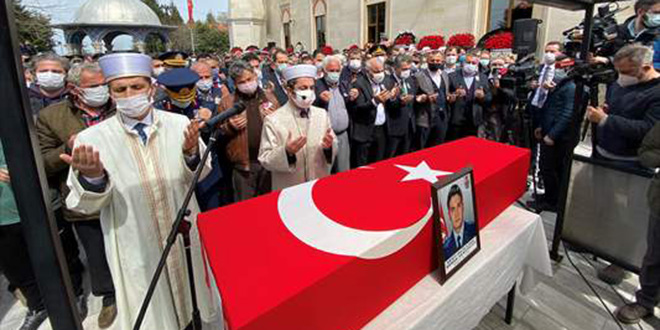 Şehit pilot Yüzbaşı Gençcelep'in naaşı toprağa verildi