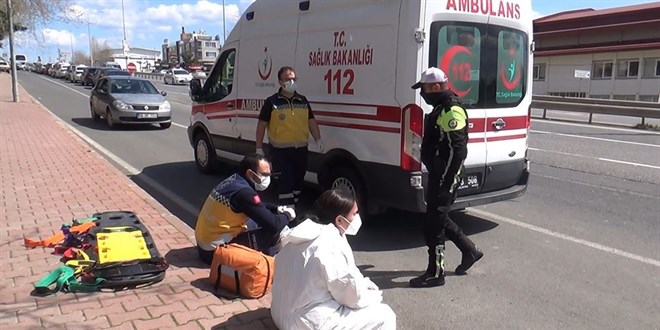 Vakaya giden ambulansa çarptı, ilk müdahaleyi çarptığı 112 görevlileri yaptı