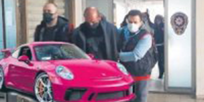 Pembe Porsche'lu çete lideri!