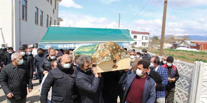 Hamile anne ve 2 yaşındaki oğlu aynı tabutta son yolculuğuna uğurlandı