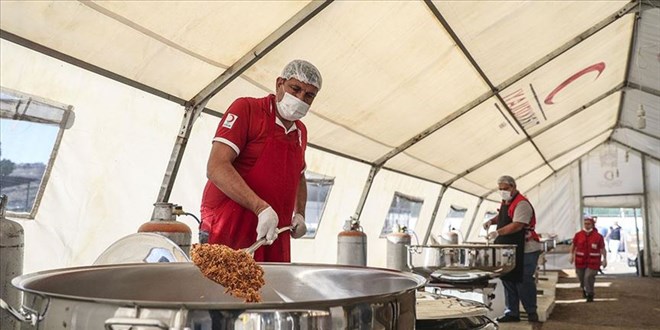 Türk Kızılaydan Gazze'de ihtiyaç sahipleri için aşevi