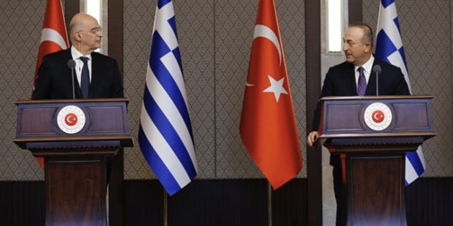 Yunan Bakan ayaküstü dört yalan birden söyledi