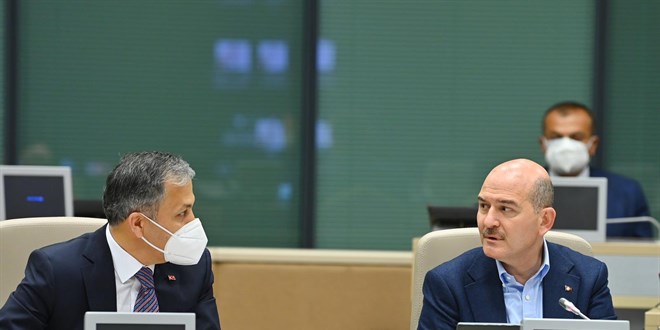 İstanbul Valisi: Bakkala, manava gidiyorum diyerek gezmeyin