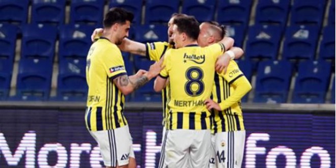 Fenerbahçe Başakşehir'de müthiş bir galibiyet aldı!