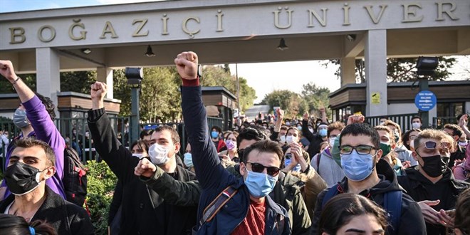 Boğaziçi Üniversitesi'ndeki gösterilerle ilgili 97 kişiye dava