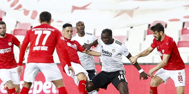 Beşiktaş'a bir çelme de Sivasspor'dan