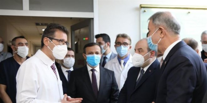 İki Bakan, ERÜ'nün Covid-19 aşısı hakkında bilgi aldı