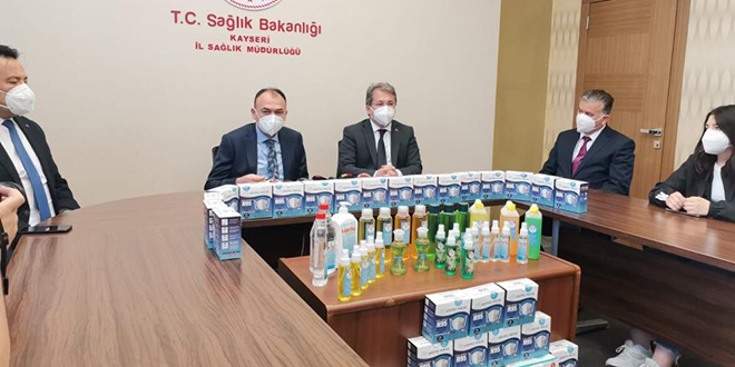 Öğrencilerden Sağlık Müdürlüğü'ne 20 bin N95 maske
