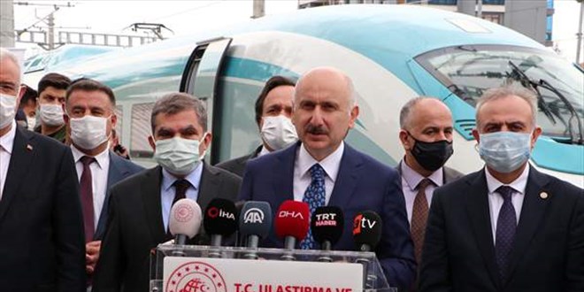 Bakan Karaismailoğlu, Konya-Karaman YHT Hattı'nın ilk test sürüşüne katıldı