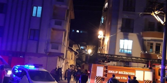 Öğretmenin patlayan bilgisayarı yangına neden oldu