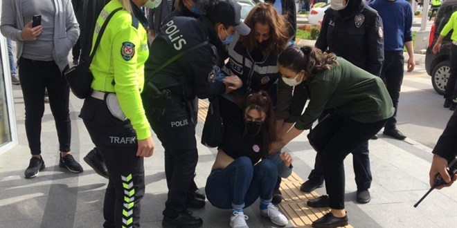 Trabzon'da izinsiz yürüyüş yapmak isteyen 12 kişi gözaltında