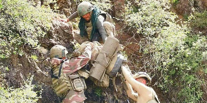 Gara yolu kesildi... Mehmetçik Avaşin-Basyan'da yeni üsler kuruyor
