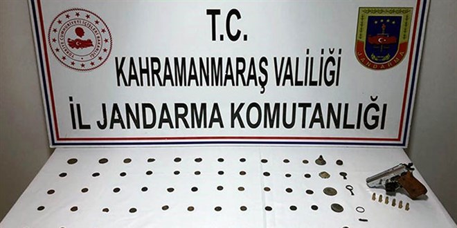 2 bin yıllık sikkelere müşteri ararken jandarmaya yakalandı