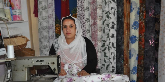 Mikro kredi ile kendi işini kuran 5 çocuk annesi, eşini de yanına yardımcı olarak aldı