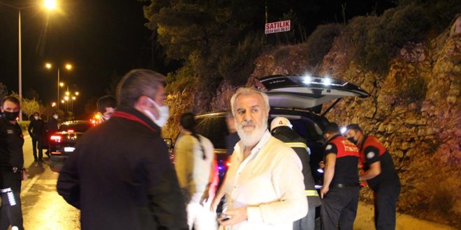 Eski Milletvekili Süleyman Bölünmez alev alev yanan araçtan canını zor kurtardı