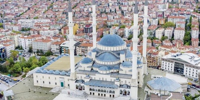 Elektrik kesintisi yaşandı. Başkent'te İftar ezanı okunamadı