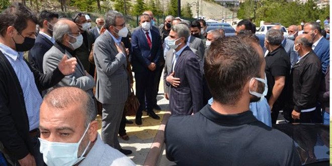 AK Parti'li Ünal, vefat eden dayısının cenazesine katıldı
