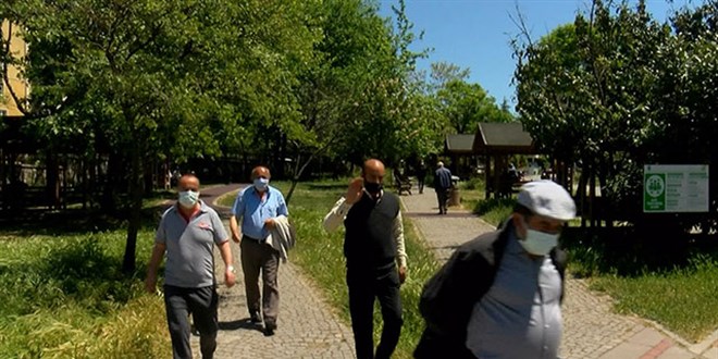 Yasağa rağmen bayramın birinci günü parklara gittiler