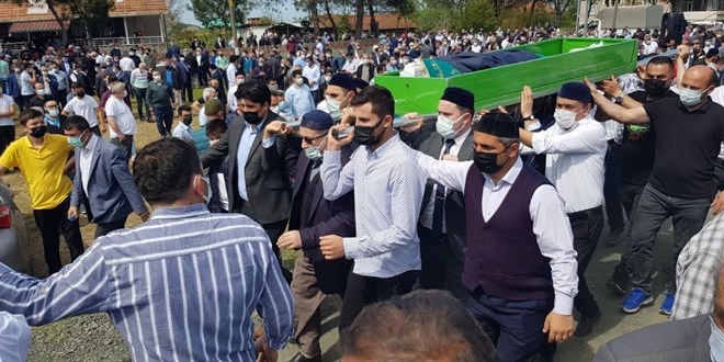 Bayram sabahı vurulan imam toprağa verildi