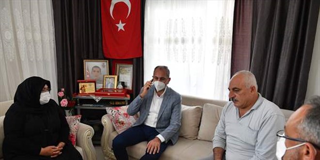 Adalet Bakanı Gül, şehit ailesini Cumhurbaşkanı ile görüştürdü