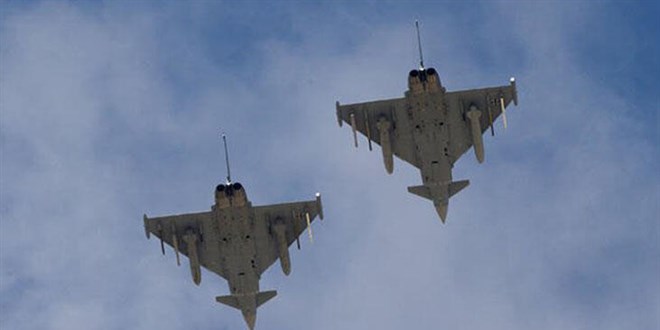 İsrail uçakları Gazze'nin kuzeyini bombalıyor