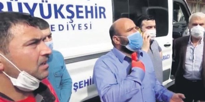 Belediye cenazeleri karıştırdı