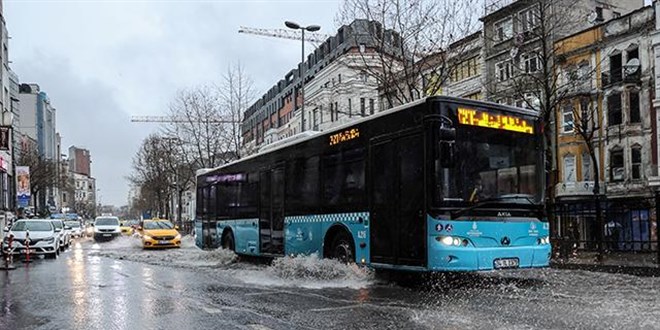 stanbul'da zel halk otobsleri sar renge dnyor