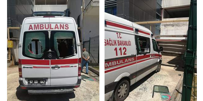 Baltayla ambulansa zarar veren kişi gözaltına alındı