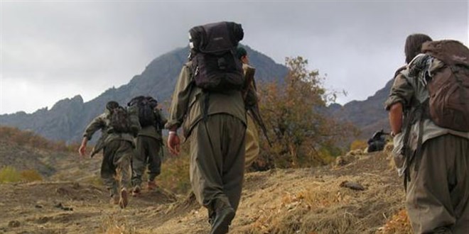 Terr rgt PKK'dan kaan 3 terrist gvenlik glerine teslim oldu