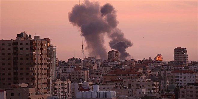 srail'in Gazze'ye dzenledii saldrlarda can kayb 230'a ykseldi