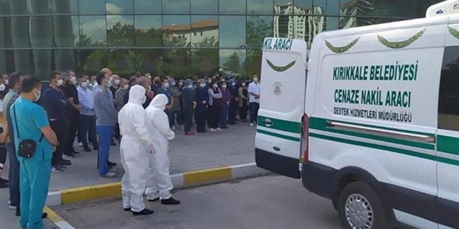 Sağlık memuru koronavirüse yenik düştü
