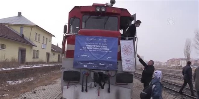 Çin'e gidecek 2 ihracat treni Kars'a ulaştı