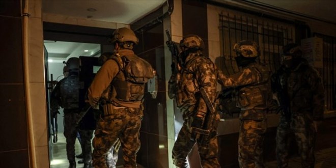 Hakkari'de terör örgütü PKK'ya yönelik operasyonda 5 şüpheli yakalandı