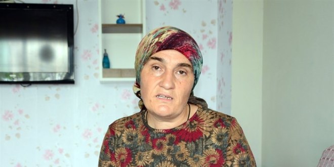 Kimliğini kaybeden ev hanımı, 'çete liderliğinden' yargılanıyor