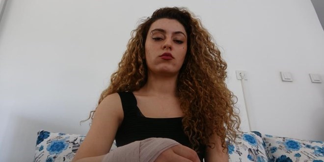 Diyarbakır'da ekmek almak için dışarı çıkan genç kız kıyafeti nedeniyle şiddet gördü