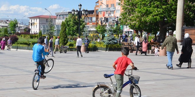 Erzurum Valisi Okay Memiş: Covid-19, Rus ruletine benziyor