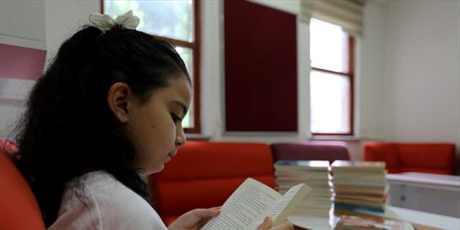 Pandemide kapanınca 1 yılda 175 kitap okudu