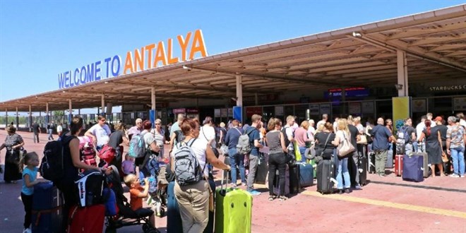 Vaka sayıları düştü, günlük gelen uçak sayısı ikiye katlandı