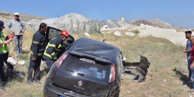 Otomobilini mıcıra kaptıran Zehrin öğretmen ölümden döndü