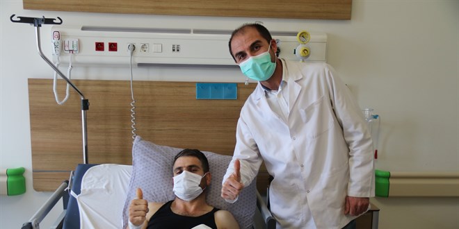 Doktorların hızı 4'üncü kattan düşen işçiyi hayata bağladı