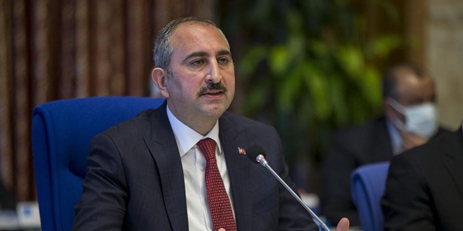 Bakan Gül: Hakim, savcılar deliller neyse ona göre karar verir