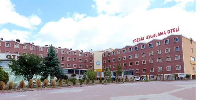 Bu okuldan 3 dil öğrenerek mezun oluyorlar işleri ise hazır