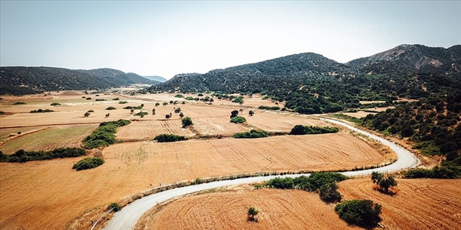 KKTC'de 322 km'lik köy yolu Türkiye'nin desteğiyle yenileniyor