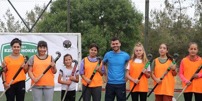 Görev yaptığı mahalledeki öğrencileri milli takım için yetiştiriyor