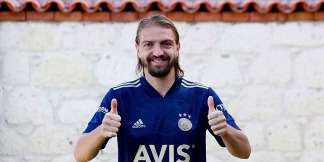 Caner Erkin'in Twitter beğenisi tartışma yarattı: Benim ufaklık yaptı