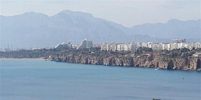 Deniz manzarasını kapatan ruhsatsız yapı davasını 10 yıl sonra kazandı